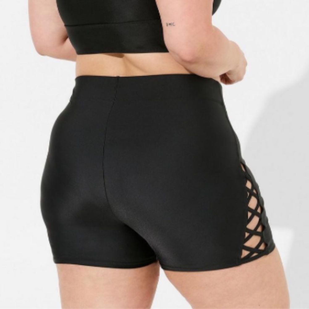 Torrid - High Rise Strappy Side 3.5 Inch Black Swim Short Bottom - 1X